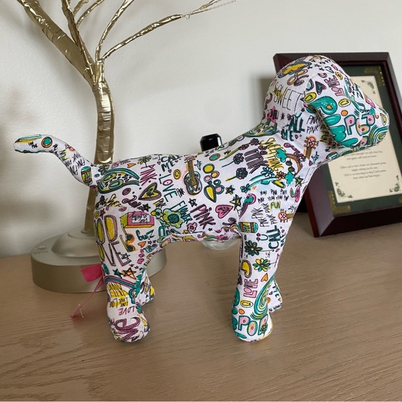 Victoria’s Secret Pink dog - graffiti pattern - Picture 2 of 7